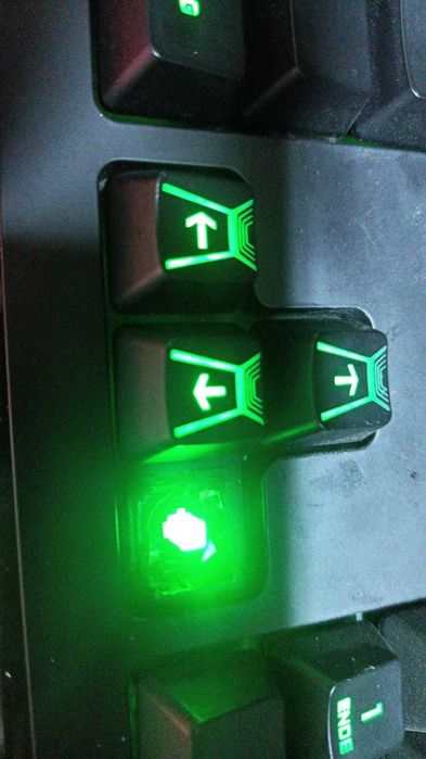 2 buc Tastatura gaming logitech G 910 Orion spectrum cu probleme