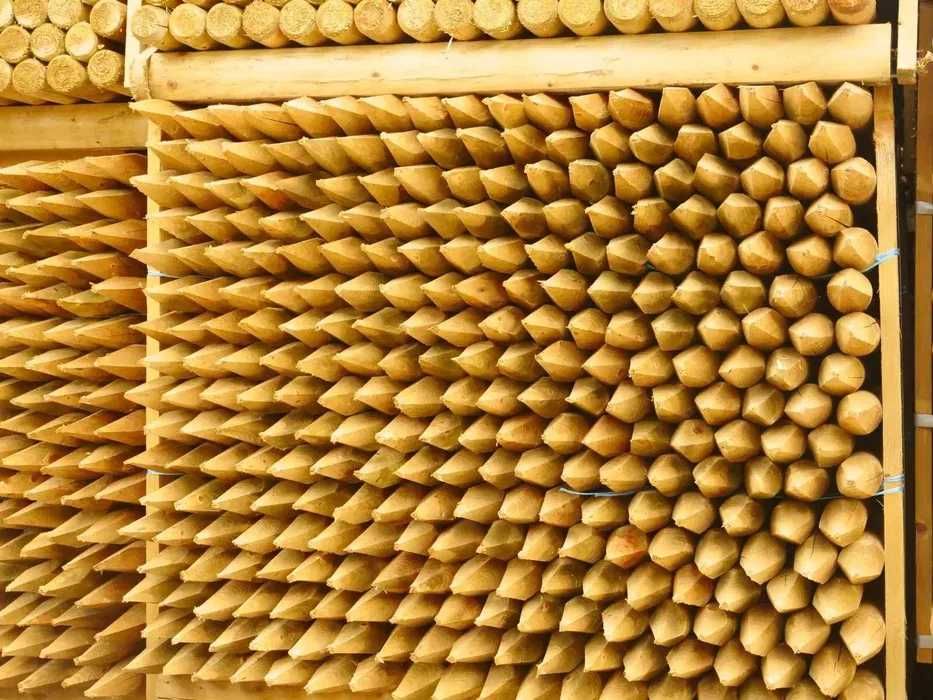 Stalpi din lemn rotund calibrat tratat diametru 20 cm