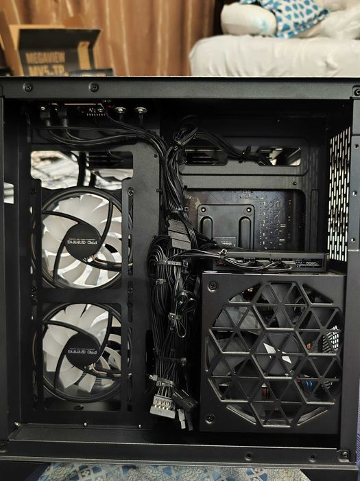 NOU-UNITATE PC SistemGAMING,AMD Ryzen 7 5700,32gb DDR4,RTX 5060,ssd1TB