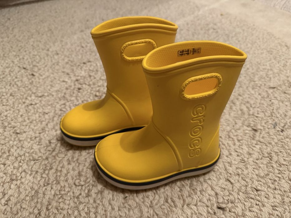 Cizme Crocs marimea 10 pentru 3-4 ani