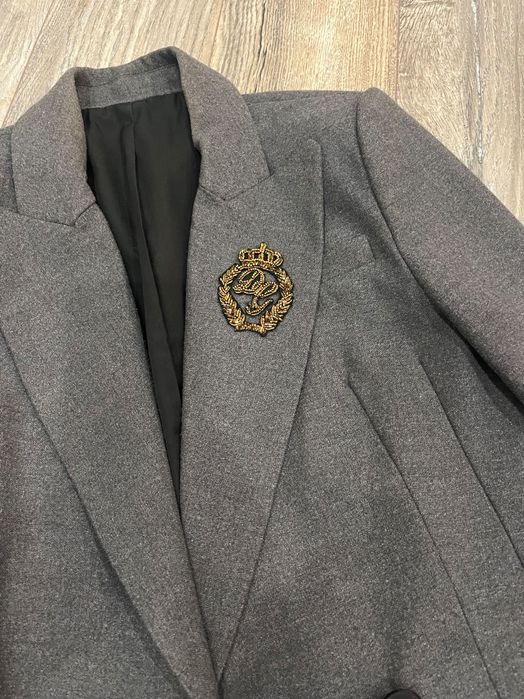 Дамски сив костюм