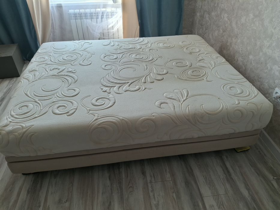 Продам 2-х спальню кровать