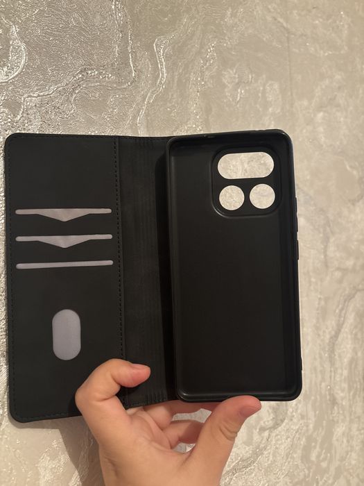 Продам новый чехол на realme 16 pro+