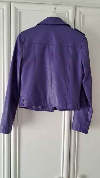 Кожаный пиджак. Размер подходит на С и М.