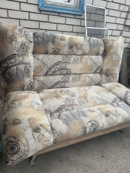 Продам диван с креслом