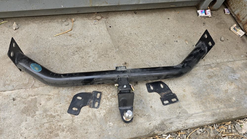 Фаркоп  на Тайота хайлукс.