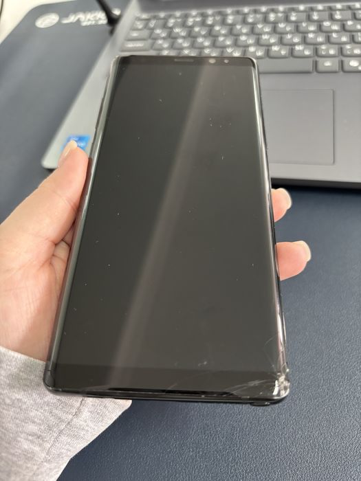 Продаю Galaxy note8 бу