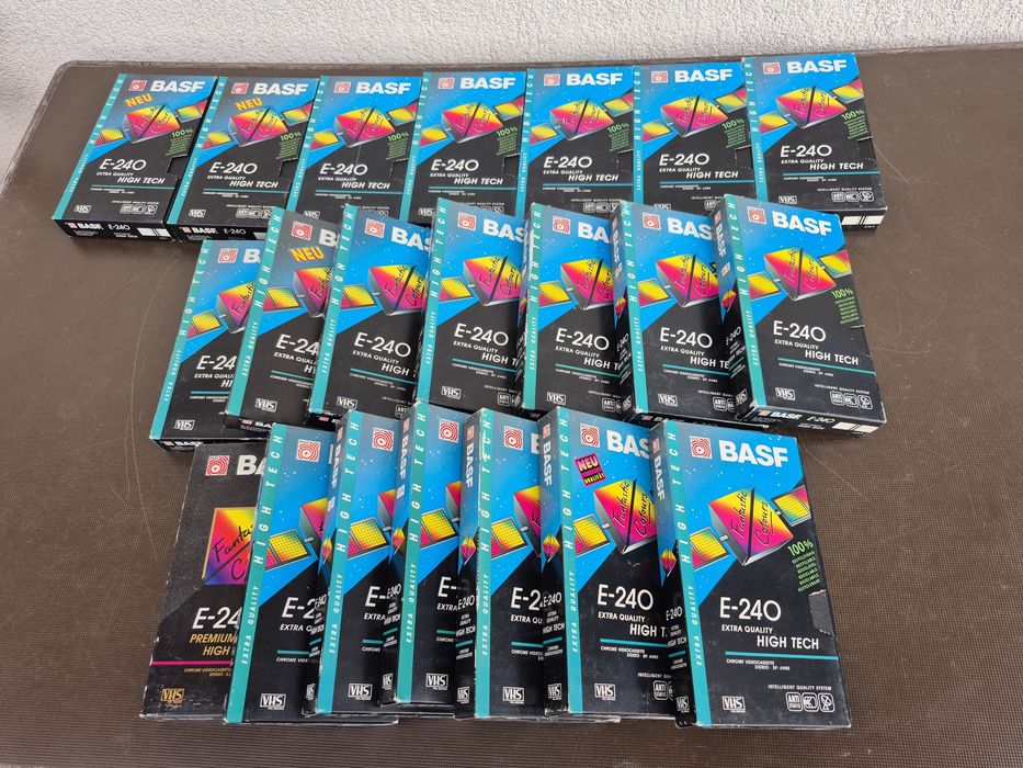 Vând 20 casete video VHS Basf de 240 minute cu filme diferite