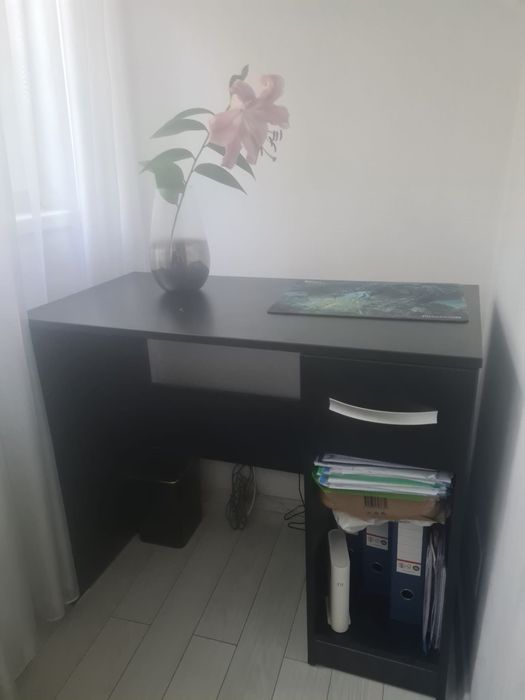 Scaun de birou cu masaj, functional  + Birou + corp suspendat