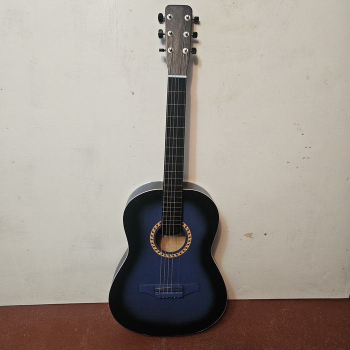 Gitara yangi holatda