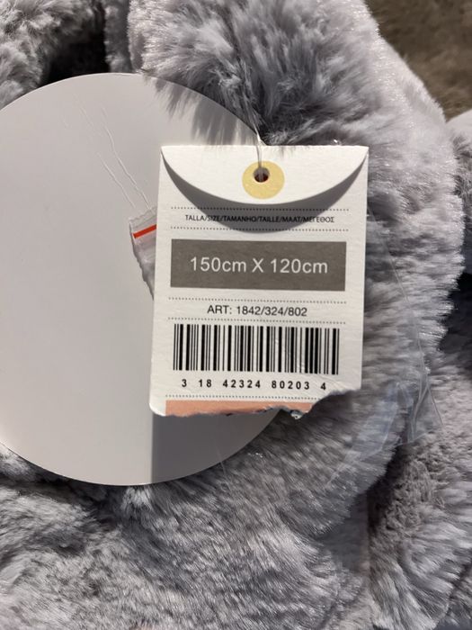 OYSHO Меко одеяло с качулка и джобове с лапи