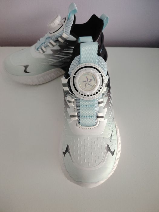 Детски маратонки с диск