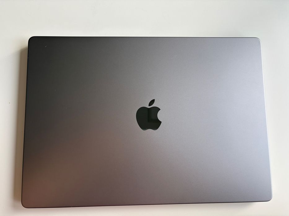 Apple MacBook Pro 2021 16' M1Pro 1TB
