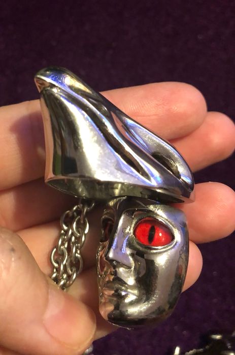 Simon Harrison медальон колие гарван