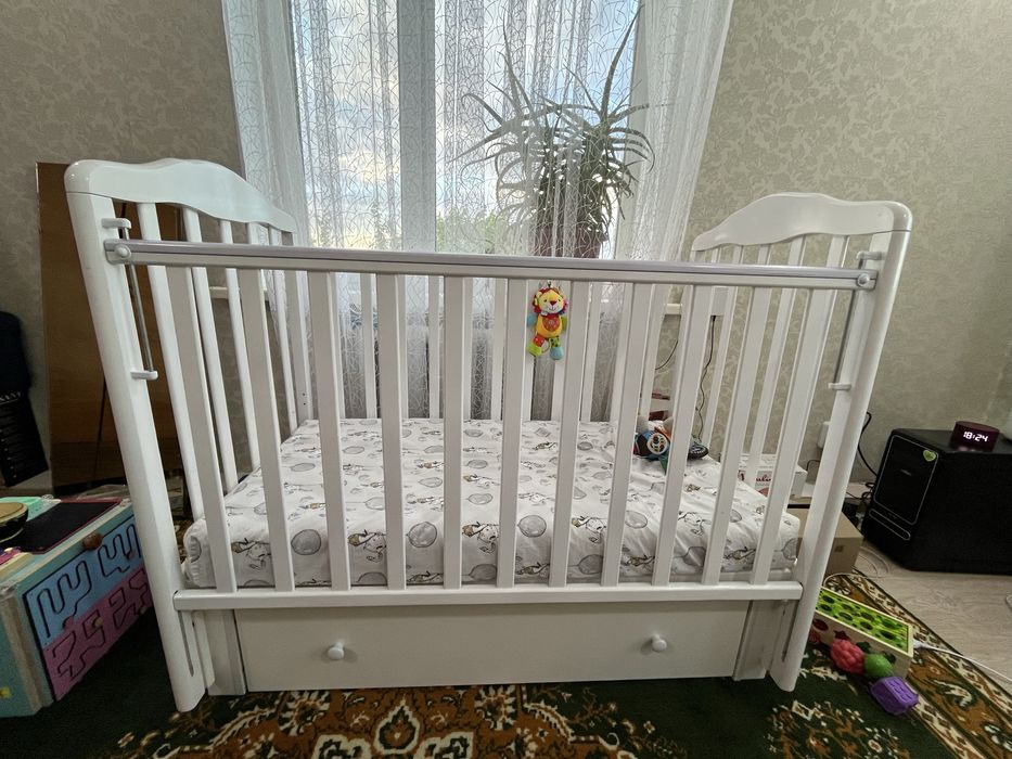 Продам детскую кроватку