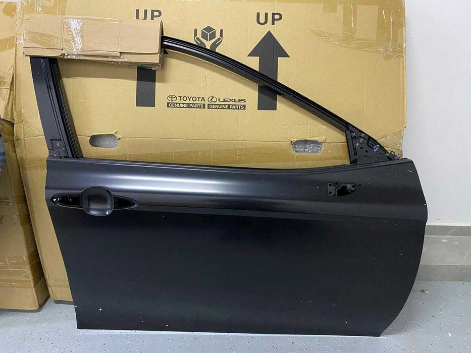 Двери на камри оригинал 70/75