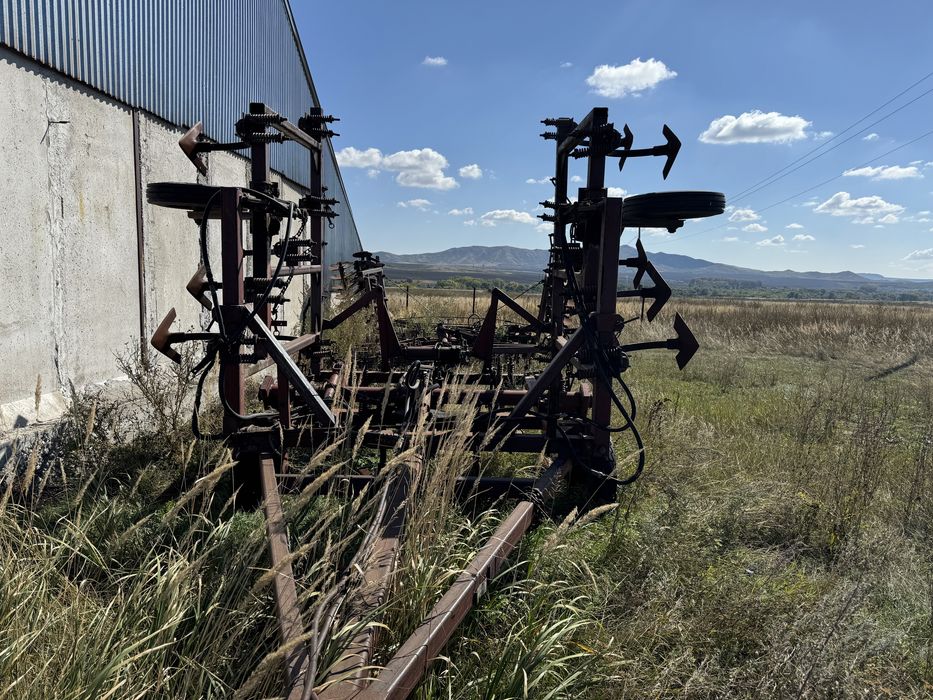 Продам культиватор КТС 7.4