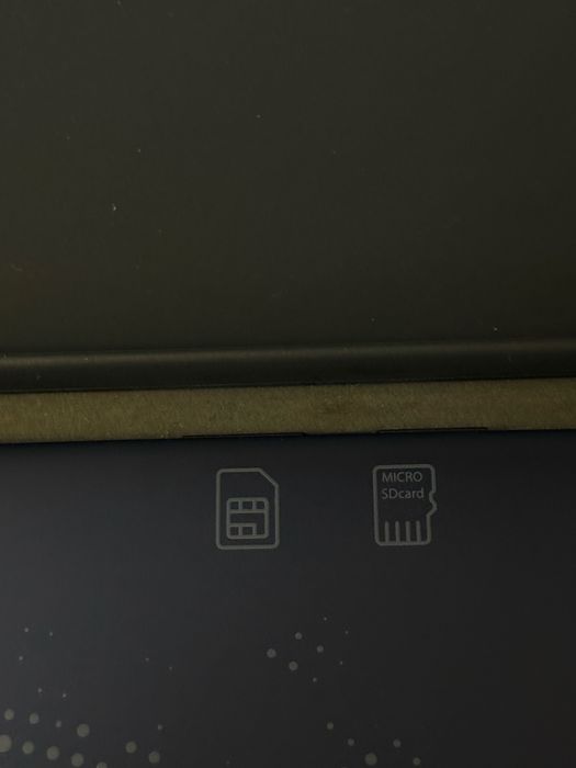 Tableta cu sim + husa si incarcator la  cutie