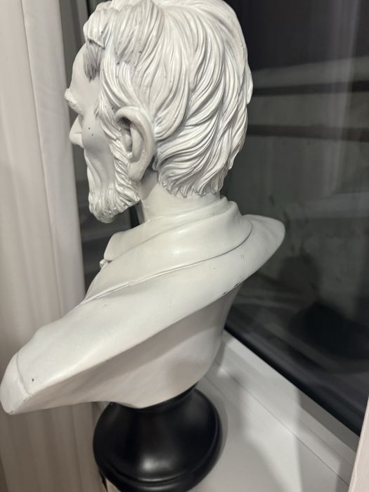 Статуя Линкольн, срочно за 5000 тг!