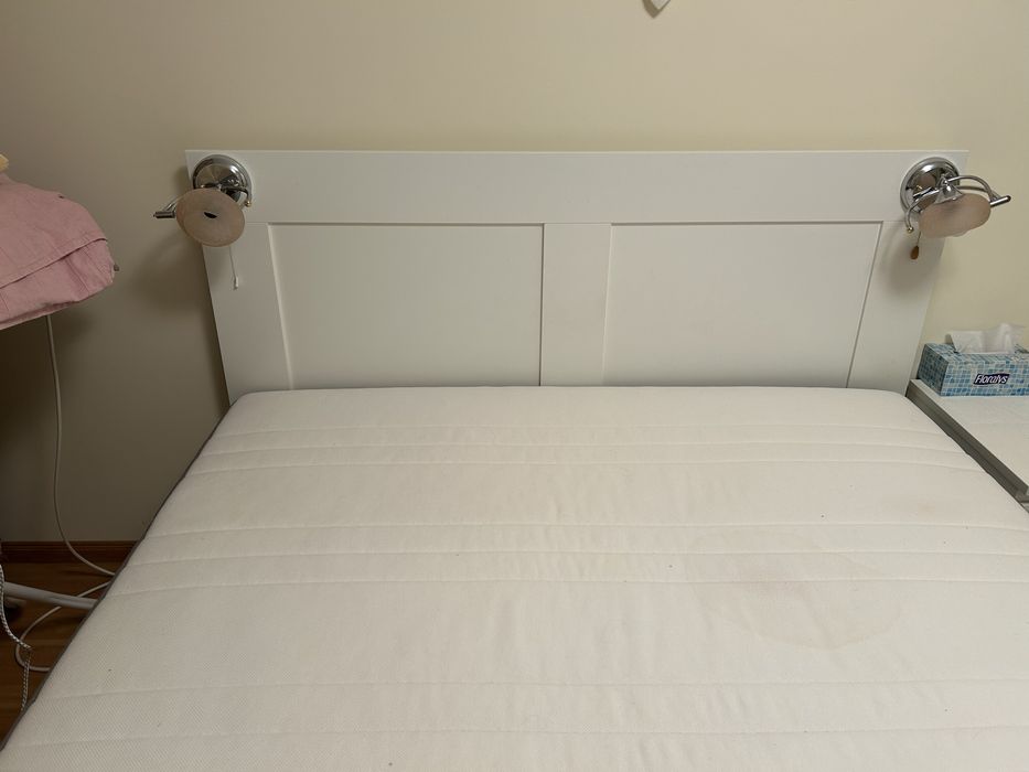 Vand pat Ikea cu sertare model  Brimnes, saltea si 2 aplice