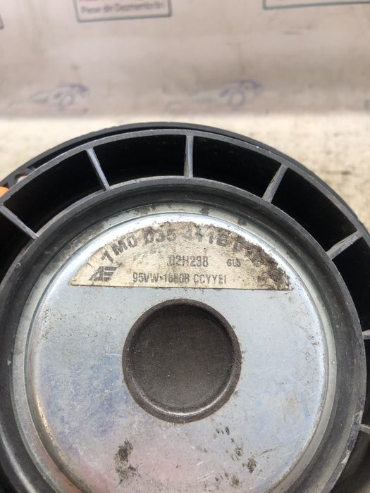 Boxa dreapta fata  Volkswagen Sharan 2012