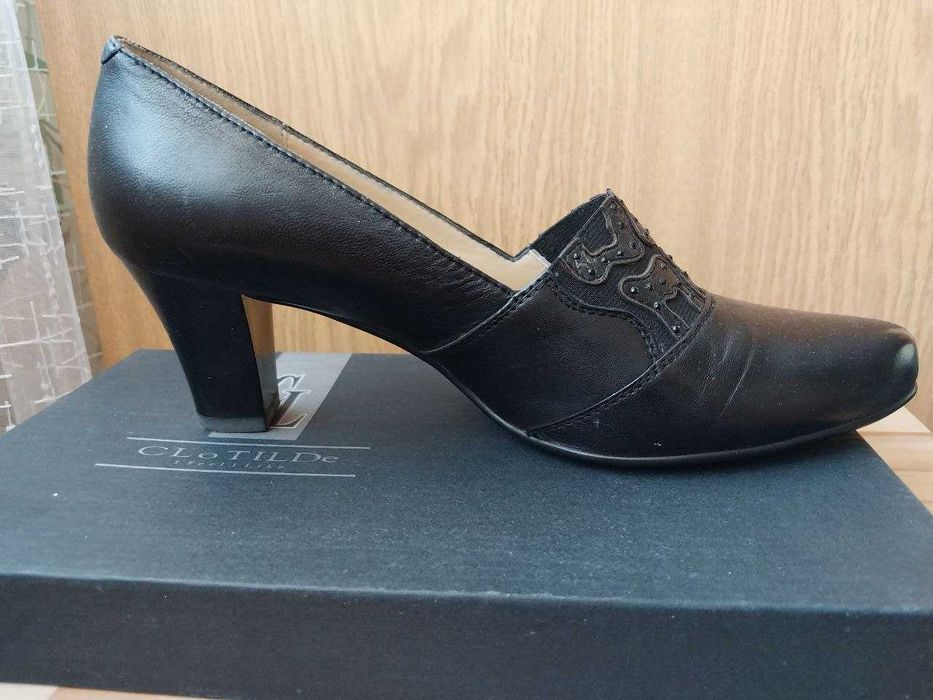 Продам туфли женские