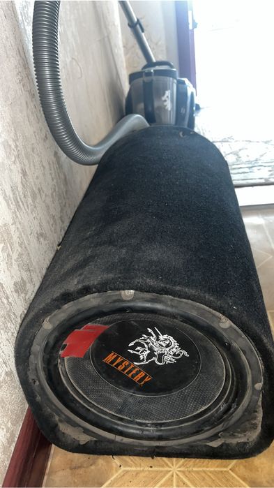 продам сабуфер в отличном состояниее