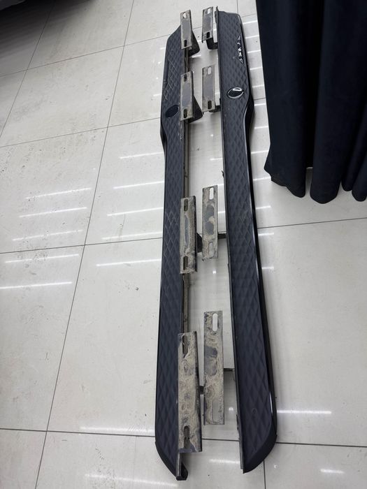 Продаю под ножки от BYD (пороги)