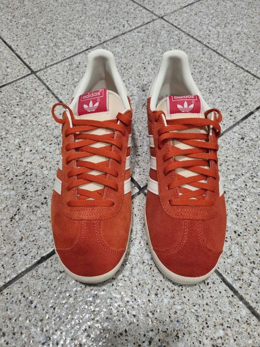 Нови Adidas Gazelle Оранжеви Номер 42 кецове маратонки Нови