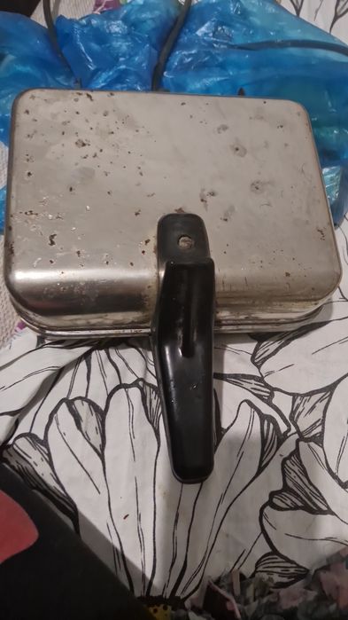 Продам электровафельница ссср