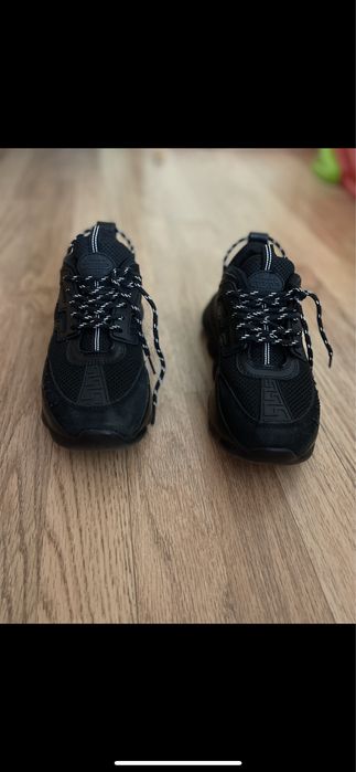 Vand urgent Versace Chain Reaction!!!