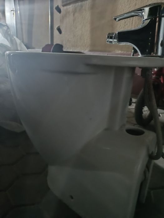 Продам биде со смесителем