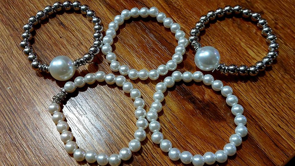 Бижута - пръстени, гривни