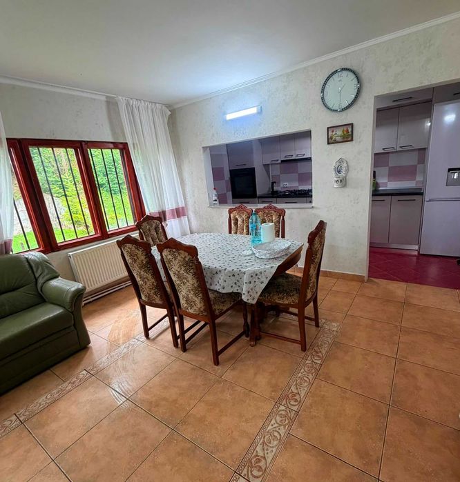Casă de vânzare în comuna Ceahlău