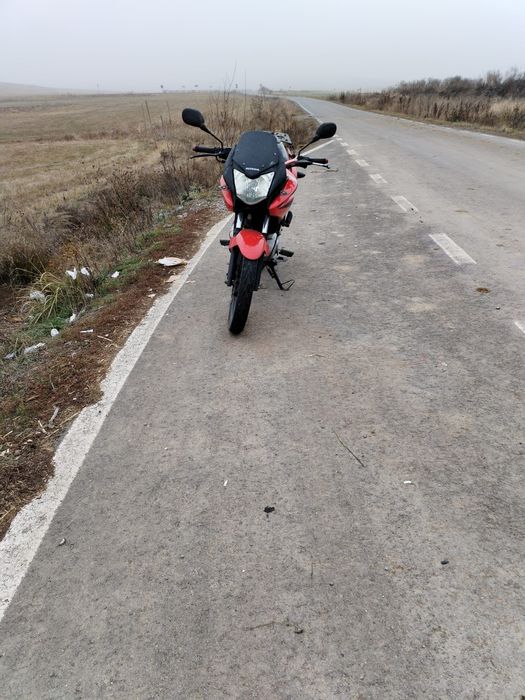 Vând motocicleta honda cbf 125 pt a1