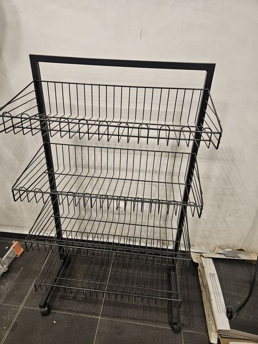 Телен стилаж с кошници