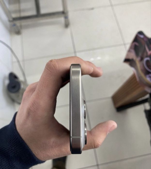 Iphone 15 pro natural titan