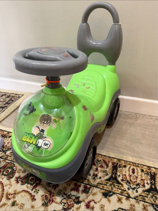 Продам машинку деткую