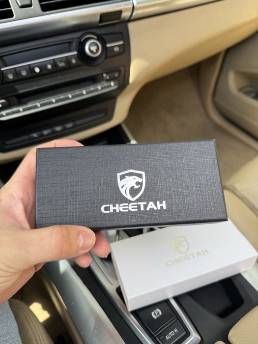 Часовник Cheetah златен - чисто нов