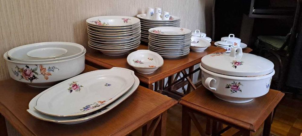 Сервиз столовый на 12 персон новый , Германия.