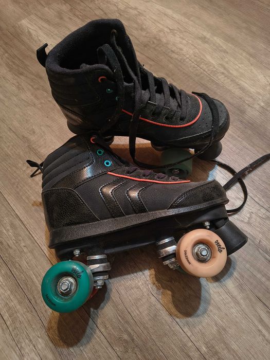 Ролкови кънки , номер 36-37.