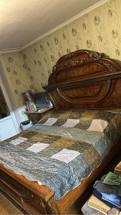 Продам спальний гарнитур.