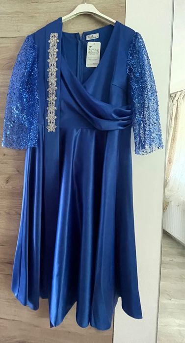 Vand rochița noua cu eticheta