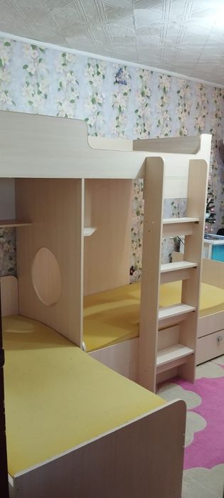 Кровать на три человека