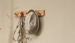 Бамбукова стенна закачалка за якета и палта