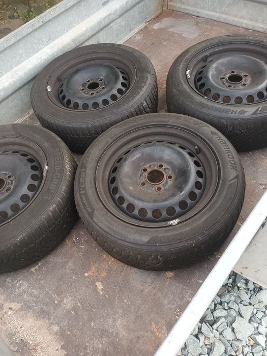 Set cauciucuri iarna cu jante tabla.