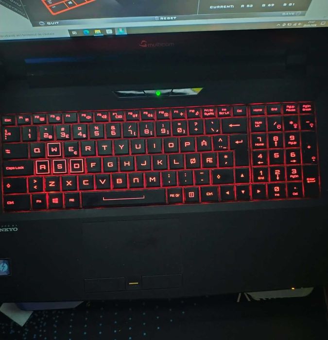 Laptop Gaming / Workstation Clevo P751DM-G i7-6700k , 980m , 32gb Ram