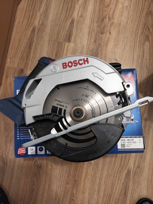 Акумулаторен циркуляр Bosch GKS 18V-57