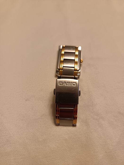 Часовник   CASIO  BEM-100