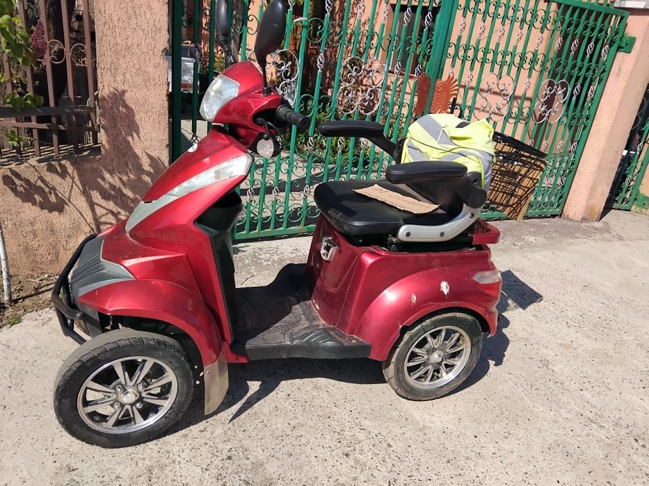 Vând scuter electric